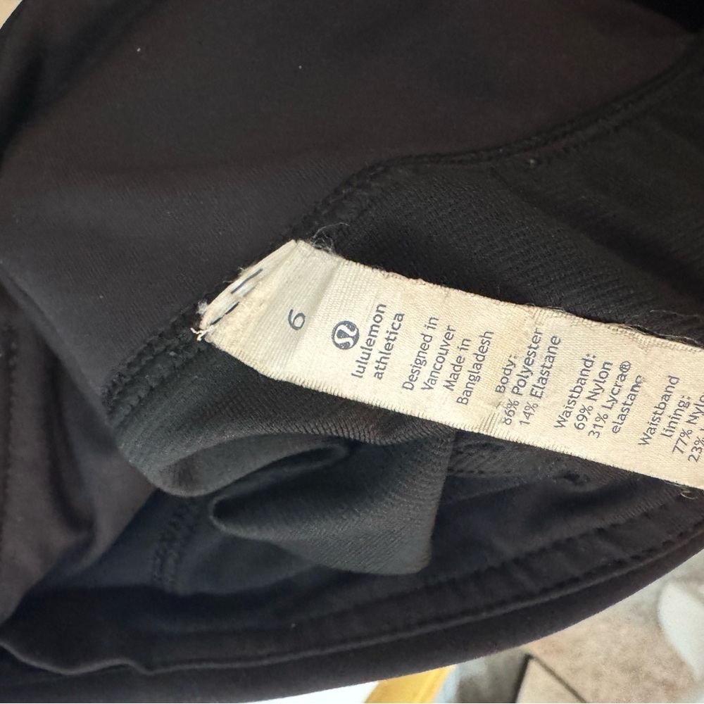 Lululemon Fast and Light Short - Size 6 - Picture 5 of 7